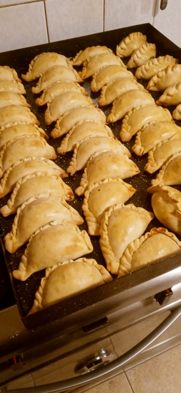 Empanadas caseras recién horneadas