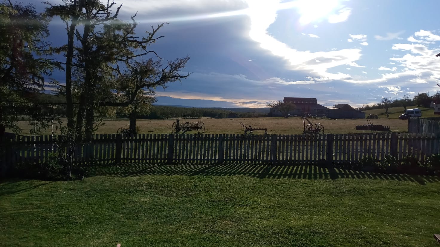 El casco visto desde el fondo del campo